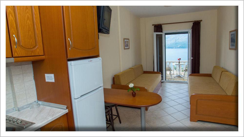 Blue Bay Apartments Sívota Exterior foto